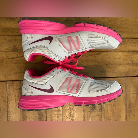 Nike Air Relentless 3 running training shoes women’s 8.5 - Picture 2 of 9